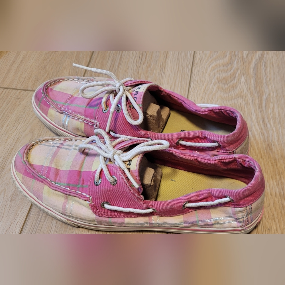 Sperry Top Sider boat shoes.  Size 9.